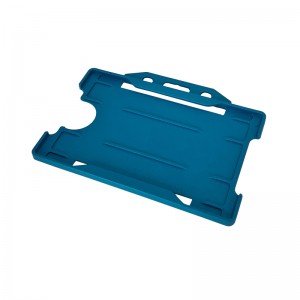 Ausweishalter aus detektierbarem Kunststoff blau – Querformat (100 Stück)